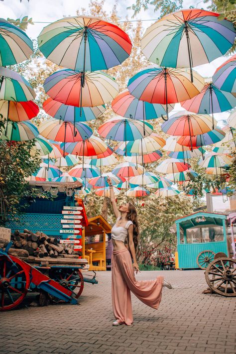 Balat | Istanbul | Turkey | Travel Balat Photo Ideas, Istanbul Turkey Outfit Winter, Turkey Instagram Pictures, Turkey Photo Ideas, Istanbul Turkey Outfit, Istanbul Outfit Ideas, Istanbul Photo Ideas, Turkey Travel Photography, Turkey Resorts