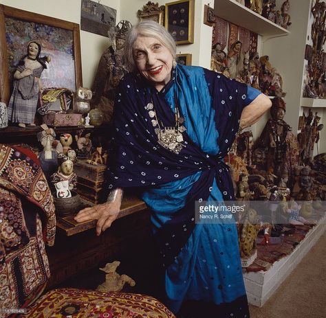 American artist and potter Beatrice Wood, 1893–1998. Her most productive years were from age 80 to 105. "I owe it all to art books, chocolate and young men." At the age of 90, Wood became a writer, having been encouraged to write by her friend, Anais Nin, a French writer. Beatrice Wood, Artist Sculpture, Becoming A Writer, Santa Fe Style, People Of Interest, Women Artists, Anais Nin, Advanced Style, Studio Tour