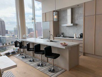 Ben Wegmann on Twitter: "Kitchen time! Which one are you cooking in? 1. Modern 2. Traditional 3. Rustic 4. High Rise https://t.co/10Eq0amcs5" / Twitter High Rise Apartment Decor, Apartments Kitchen, High Rise Apartment, High Rise Apartments, Seattle Homes, Dream Kitchens Design, Kitchen Time, Future Apartment Decor, Condo Decorating