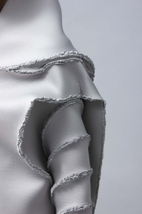 "The main speciality of this technology, that the textile must be injured in order to create a new surface" Couture, Sculptural Fashion, Textil Design, Textiles Techniques, Textile Texture, Innovative Fashion, Textiles Fashion, Design Milk, Fashion Line