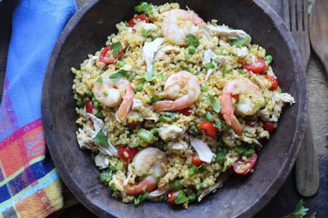 Traditional Paella, Saffron Rice, Mediterranean Lifestyle, Shrimp Boil, Chicken And Shrimp, Spanish Dishes, Cook Chicken Breast, Sustainable Food, Lean Protein