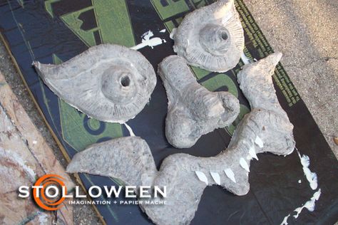 DIY Spooky Tree Faces made with scrap paneling Diy Tree Faces, Diy Tree Face, Tree Faces Diy How To Make, Diy Spooky Tree, Helpful Crafts, Outdoor Tree Decorations, Fall Yard Decor, Tree Branch Decor, Halloween Crafting