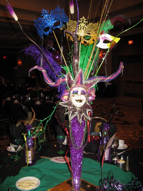 Mardi Gras Casino Night, Mardi Gras Images, Masquerade Centerpieces, Mardi Gras Party Decorations, Mardi Gras Centerpieces, Mardi Gras Crafts, Casino Party Games, Casino Night Fundraiser, Mardi Gras Decorations