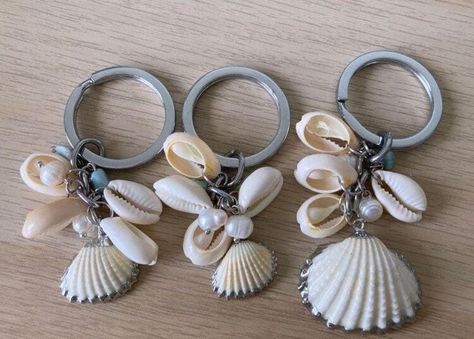 Homemade Room Decorations, Shells Diy, Car Charms Mirror, Shell Crafts Diy, Sea Decor, Sea Shell Decor, Beachy Boho, Seashell Crafts, Shell Crafts