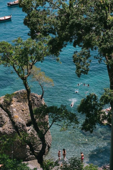 Shimmering Water, Image Nature, Italian Summer, Northern Italy, Jolie Photo, Summer Dream, European Summer, Pretty Places, South Of France