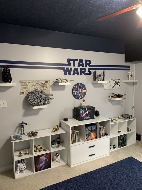 Starwars Lego Display Ideas, Starwars Theme Room, Star Wars Media Room, Star Wars Playroom, Starwars Bedroom Boys, Starwars Room Ideas Boys, Star Wars Room Ideas Bedrooms, Lego Star Wars Bedroom, Star Wars Gaming Room