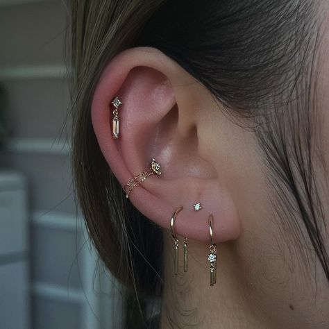 loving this curation from yesterday ✨ added a fresh upper ear and high lobe and restyled everything else . we love a good chain and drippp… | Instagram Micro Lobe Piercing, Big Ear Lobe Piercing, Stacked Lobes Piercing, Dainty Helix Piercing, Inner Lobe Piercing, Stacked Lobe Piercing Ideas, High Lobe Piercing, Stacked Lobe Piercing, Stacked Lobe