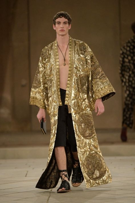 Dolce & Gabbana Discuss their Adventures in Couture for Men – WWD 2019 Couture, Mode Kimono, British Vogue, Benedict Cumberbatch, Fantasy Fashion, Mode Inspiration, Kimono Fashion, Costume Design, Couture Fashion