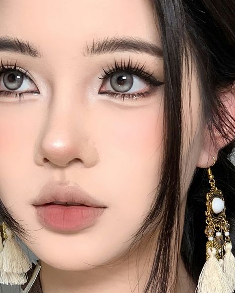 Douyin makeup #douyin #makeup Douyin Makeup Brown Skin, Doyun Makeup Look, Makeup Douyin, Douyin Makeup, Makeup Styles, Cute Makeup, Brown Skin, Fashion Makeup, Make Up