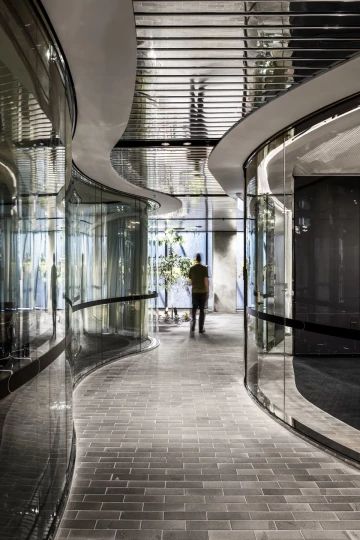 Transurban Melbourne | Hassell | Media - Photos and Videos | Archello Futuristic Office, Circular Stairs, Corridor Design, Base Building, Office Wallpaper, Organizing Hacks, Glass Walls, New Office, Urban Setting