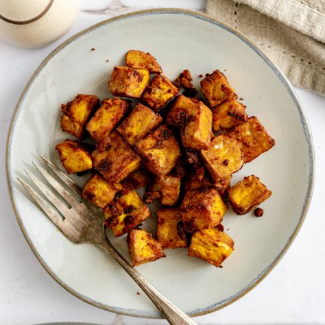 Baked Spiced Tofu Roasted Tofu, What Is Tofu, How To Press Tofu, Easy Stir Fry, Easy Vegan Dinner, Kaffir Lime, Baked Tofu, Extra Firm Tofu, Bean Curd