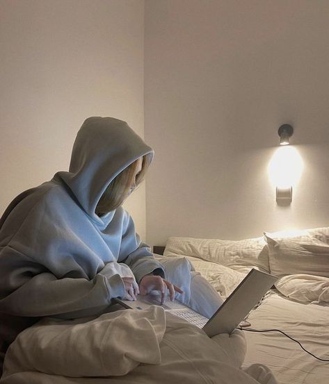 Laptop, Computer, Bed