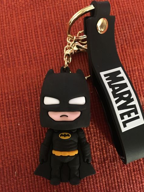 Keychains For Boys, Batman Core, Keychain For Boys, Batman Keychain, Friendship Keychains, Katherine Howard, Bff Gifts Diy, Mens Keychains, Matching Keychains