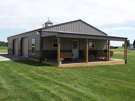 Metal Building with Living Quarters / metal building with living quarters plan and pictures / pole buildings living quarters / 40x60 shop plans with living quarters / living quarters inside metal building / pole house / barn conversion / barndominium #metalbuilding #barndominium #barnconversion Shop With Living Quarters, Display Visual Merchandising, Metal Shop Building, Architecture Art Nouveau, Plan Garage, Steel Building Homes, Metal Building Home, Barn Shop, Modern Floor Plans