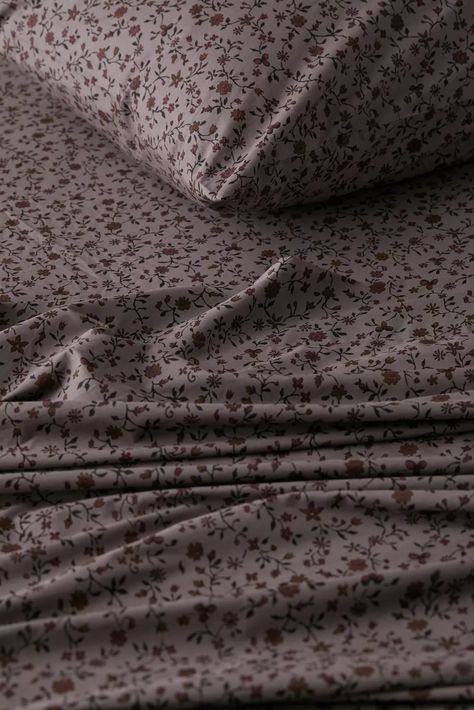 Clarissa Floral Vine Sheet Set | Urban Outfitters Dark And Moody Bedroom Bedding, Dark Bed Sheets, 18th Wishlist, Dark Academia Bed, Vintage Wishlist, Urban Outfitters Bedding, Vintage Bedding Set, Cozy Bedroom Design, Australia Clothes