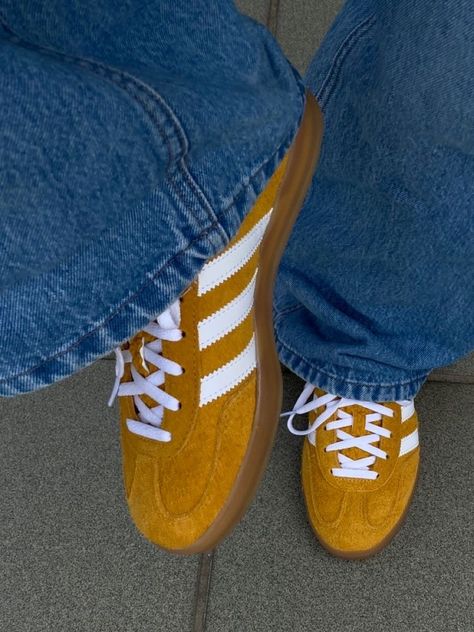 Yellow Adidas Gazelle, Adidas Samba Yellow, Yellow Gazelle Adidas Outfit, Yellow Sambas, Adidas Gazelle Aesthetic, Yellow Adidas Shoes, Yellow Shoes Outfit, Adidas Aesthetic, Adidas Gazelle Outfit