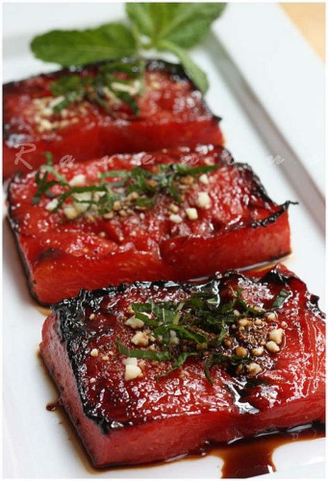 Grilled Watermelon Recipes, Watermelon Steak, Grilled Fruit Recipes, Watermelon Recipe, Watermelon Dessert, Seared Ahi Tuna, Grilled Watermelon, Seared Ahi, Grilled Fruit