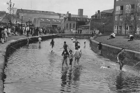 37 beautiful pictures to stir memories of childhood in Greater Manchester - Manchester Evening News Lyme Park, Manchester Street, Visit Manchester, Alexandra Park, Manchester City Centre, George Best, Manchester United Football, Greater Manchester, Coronation Street