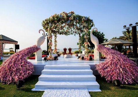 Cocktail Night Decor, Mandap Decoration Ideas, Floral Entrance, Weddings Decorations Elegant Romantic, Mandap Decoration, Wedding Outside, Mandap Design, Night Decor, Best Destination Wedding