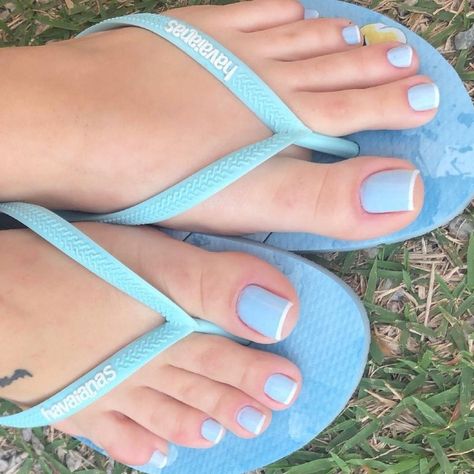 Blue Toenails, Feet Nail Design, Blue Toes, Acrylic Toes, Pretty Toe Nails, Cute Toe Nails, Cute Toes, Toe Nail Designs, Toe Nail Art