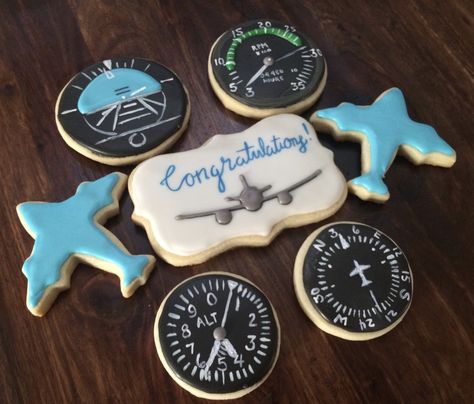 Captain Upgrade Party, Aviation Party Food, Pilot Cookies Decorated, Aviation Theme Graduation Party, Airline Pilot Retirement Party Ideas, Pilot Graduation Party, Plane Cookies Decorated, Airplane Cookies Royal Icing, Aviation Graduation Party