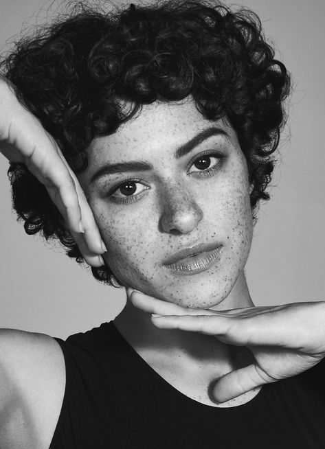 Alia Shawkat, Blurred Vision, Beautiful Freckles, Faux Locs Hairstyles, Girl Short Hair, Locs Hairstyles, Aesthetic Hair, Messy Hairstyles, Hair Goals