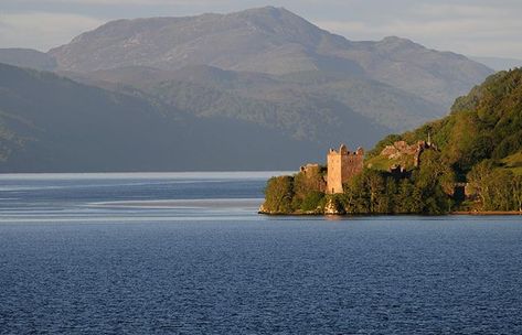 Edinburgh Tours, Urquhart Castle, Scottish Mountains, Scotland Road Trip, Group Trip, Scotland Tours, Cairngorms National Park, Loch Ness, Pine Forest