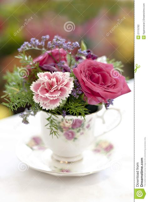 Flowers In A Teacup - Download From Over 54 Million High Quality Stock Photos, Images, Vectors. Sign up for FREE today. Image: 21115782 Vertrouw Op God, Inexpensive Wedding Flowers, Teacup Flowers, Cheap Wedding Flowers, Cheap Flowers, Flower Centerpieces Wedding, Rose Tea, Deco Floral, Arte Floral