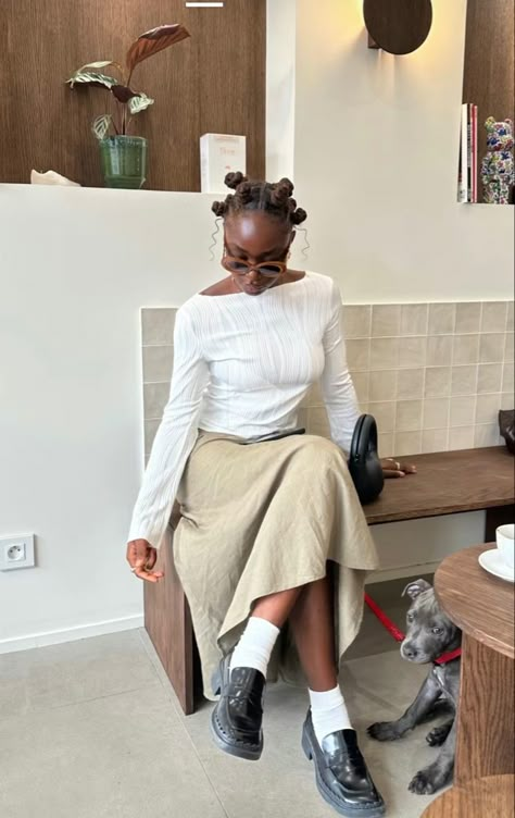 Millineal Fashion, Casual Midi Skirt, Home Vacation, Trendy Winter, New Rock, Black Women Fashion, Modest Fashion Outfits, New Energy, Mode Inspo