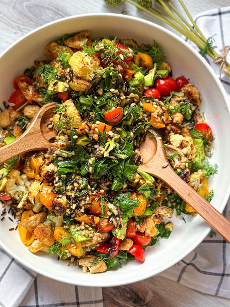 Lemony Roasted Veggie Grain Bowls is a NEW recipe from Jackfruitful Kitchen Visit jackfruitful.com Meal Prep Roasted Veggies, Vegetable Focused Meals, Veggie Packed Dinners, Breakfast Apps, Zucchini Bowl, Roasted Veggie Bowl, Glow Bowls, Meatless Dinners, Veggie Bowls