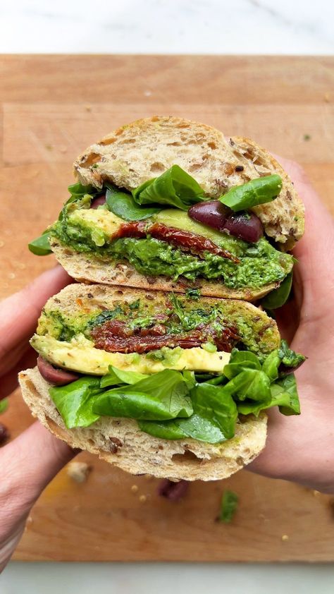 Sun Dried Tomato Sandwich, Crossaint Sandwich, Croissant Ideas, Epic Sandwiches, Sourdough Sandwich Recipes, Diy Pesto, Vegan Croissant, Vegan Sandwich Recipes, Pesto Sandwich