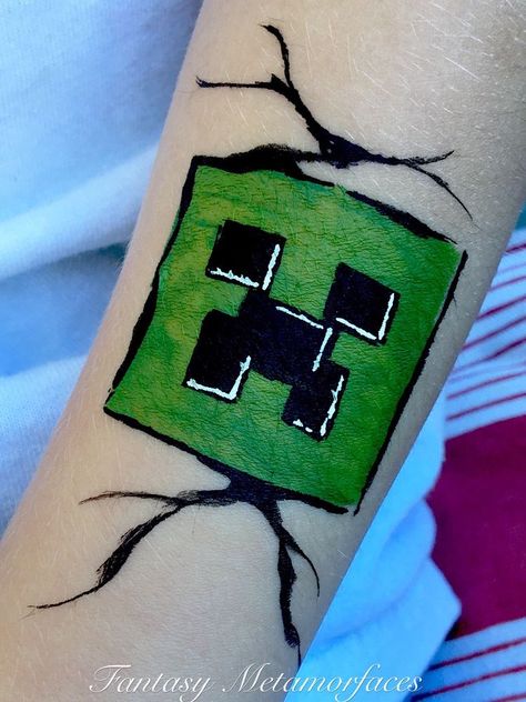 Face Painting Minecraft, Arm Face Paint Ideas, Facepainting Ideas Easy For Kids, Minecraft Face Paint, Arm Face Paint, Face Painting Halloween Kids, Face Painting Images, Christmas Face Painting, Cheek Art