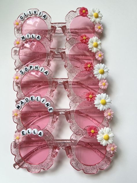 Cute Things For Birthdays, Cute B Day Party Ideas, Preppy Birthday Party Gift Bags, Beaded Glasses Diy, Pretty Pink Birthday Party, Girly Birthday Party Ideas For Kids, Crafts For Girls Birthday Party, Peace Out Single Digits Party Favors, Girly Party Favors