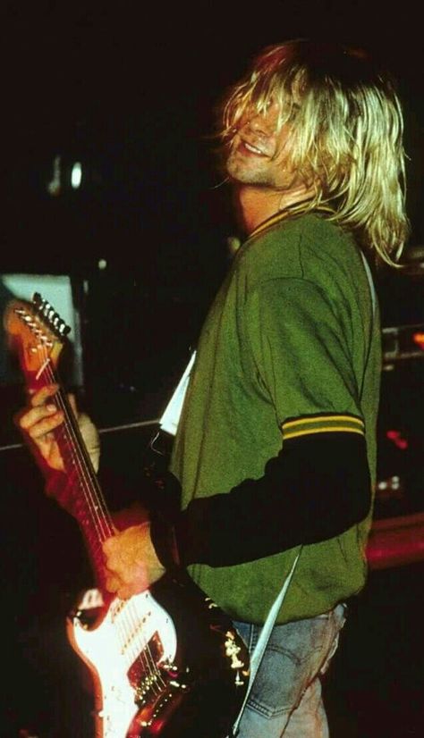 Foo Fighters, Dave Grohl, Where Did You Sleep Last Night, Kurt Cobain Photos, Donald Cobain, Nirvana Kurt Cobain, Nirvana Kurt, Smells Like Teen Spirit, Music People