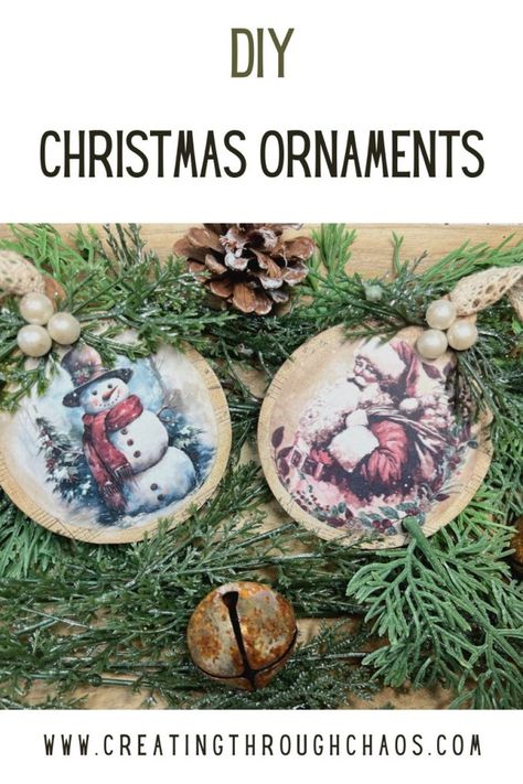 Merry Christmas Ornaments Diy, Decoupage Ornaments Diy, Chipboard Ornaments, Diy Decoupage Ornaments, Craft For Christmas, Printable Christmas Ornaments, Decoupage Printables, Christmas Decoupage, Wooden Christmas Ornaments