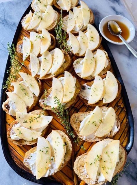 Whipped Goat Cheese and Apple Crostini with Hot Honey – Recipe! - Live. Love. Laugh. Food. Fall Crostini Appetizers, Apple Crostini, Sugo Recipe, Goat Cheese And Honey, Hot Honey Recipe, Goat Cheese Appetizer, Goat Cheese Crostini, Crostini Appetizers, Cheese Appetizer