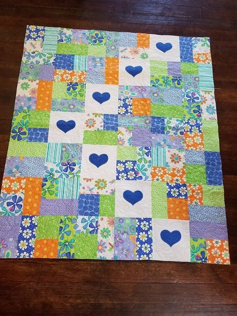 Charm Square Quilts Easy, Easy Charity Quilts, Two Color Quilts Patterns Simple, Children’s Quilt Patterns, Scrappy Baby Quilts, Girls Quilts Ideas, Charity Quilts Patterns Free, One Color Quilts, Charity Quilt Patterns