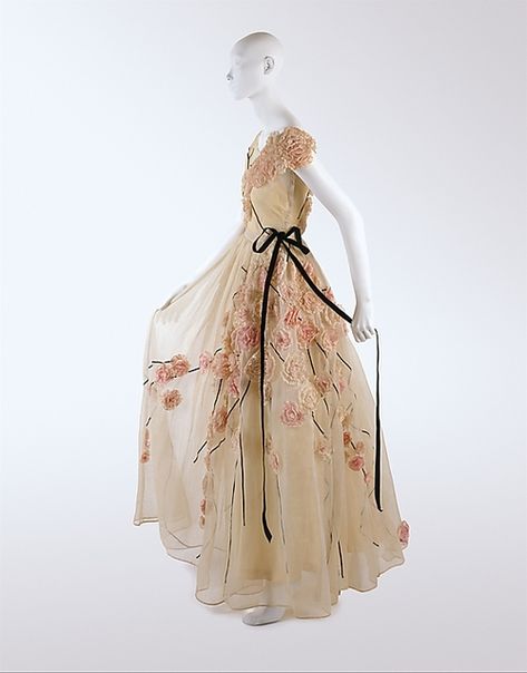 Dress    Jeanne Lanvin, 1937 Istoria Modei, Lanvin Dress, 1930 Fashion, Jeanne Lanvin, 30s Fashion, Vintage Gowns, 1930s Fashion, Antique Clothing, Vintage Couture