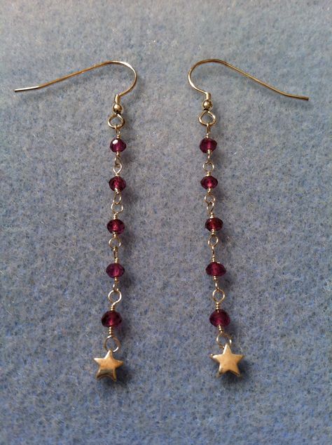 Handcrafted Earrings Handmade, Star Bead Earrings, Earring Handmade Ideas, Jewelry Inspo Diy, Homemade Earring Ideas, Diy Star Earrings, Homemade Earrings Ideas, Whimsigoth Earrings, Homemade Jewelry Ideas