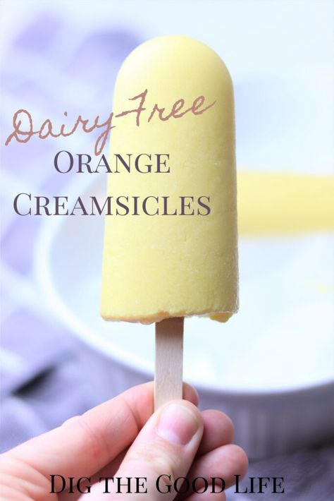 Make these delicious orange creamsicle popsicles with 3 easy ingredients and enjoy a guilt free treat! Orange Popsicles, Coconut Water Recipes, Vegan Popsicles, Coconut Popsicles, Kids Food Crafts, Pink Dragon Fruit, Dragon Fruit Smoothie, Orange Juice Concentrate, Clean Eating Recipes For Dinner