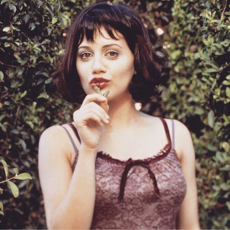 Brittany Murphy 1998 Britney Murphy, Brittany Murphy, Girl Interrupted, It Girls, A Flower, Hair Inspo, Pretty People, Home Ideas, Style Inspiration