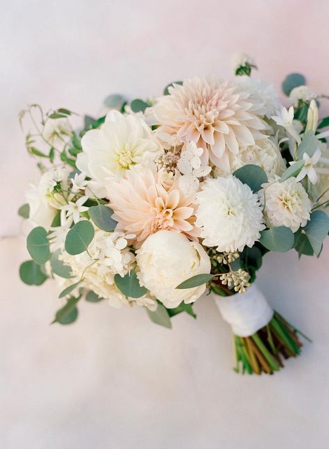 Dahlia Wedding Bouquets, At Home Wedding, Simple Wedding Bouquets, Dahlias Wedding, Bridal Bouquet Spring, Wedding Bouquets Bride, Bridal Bouquet Flowers, Peony Wedding, Spring Wedding Flowers