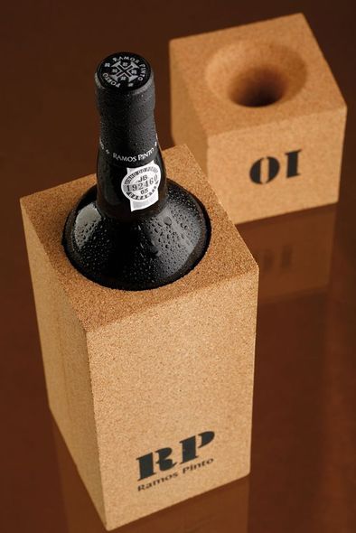 Bottle Packaging Design, Wine Bottle Packaging, Wood Packaging, Wine Packaging Design, Bottle Design Packaging, Alcohol Packaging, Innovative Packaging, Perfume Packaging, Creative Package