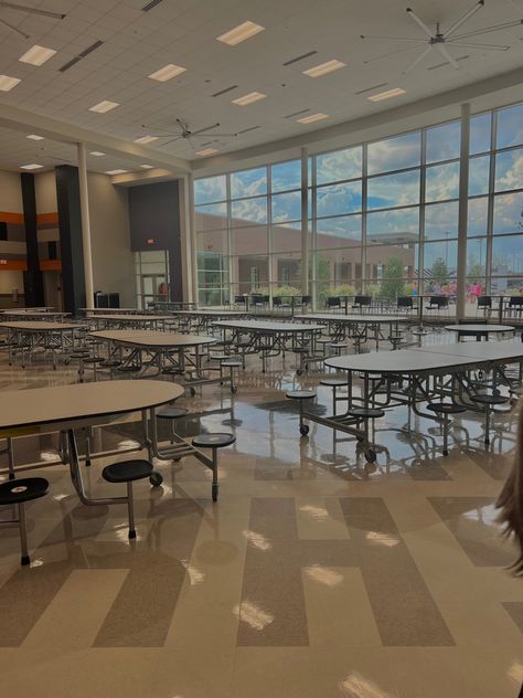 School Shifting Visuals, Suburban High School, Aesthetic Cafeteria School, American High School Cafeteria, School Halls Aesthetic, Private Schools Aesthetics, American Schools Aesthetics, Midtown High School Aesthetic, Aesthetic Highschool Building