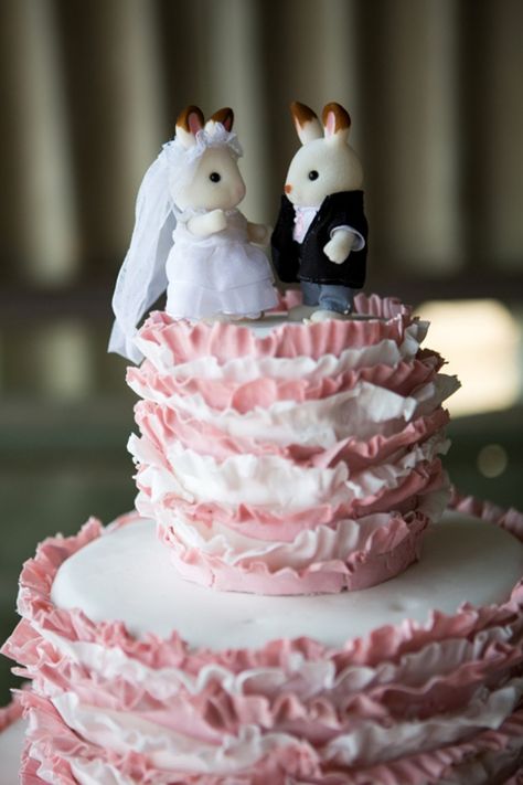 Sylvanian Families rabbit bride and groom wedding cake topper Family Wedding Cake Toppers, Rabbit Wedding, Rabbit Cake, Groom Wedding Cakes, Wedding Company, Wedding Topper, Natural Wedding, Sylvanian Families, Wedding Mood