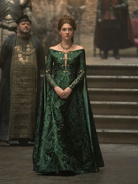 house of the dragon hotd Alicent Hightower Wedding Dress, House Of The Dragon Wedding Dress, House Of Dragon Fashion, House Of Dragons Dresses, House Of The Dragon Costume Design, House Of Dragons Costume, House Of Dragon Dresses, Medieval Costume Dress, House Of The Dragon Alicent Hightower