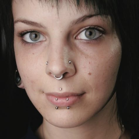 Double Labret Piercing, Double Vertical Labret, Dream Piercings, Vertical Labret Piercing, Snake Bite Piercing, Medusa Snake, Vertical Labret, Medusa Piercing, Labret Piercing