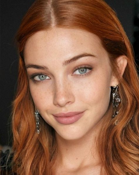 Ginger Hair Grey Eyes, Make Up Looks For Redheads, Make Up Looks For Gingers, Red Hair Freckles Green Eyes, Red Head Natural Makeup, Green Eyes Red Hair Makeup, Fall Makeup Pale Skin, Redhead Prom Makeup, Natural Makeup Looks For Redheads