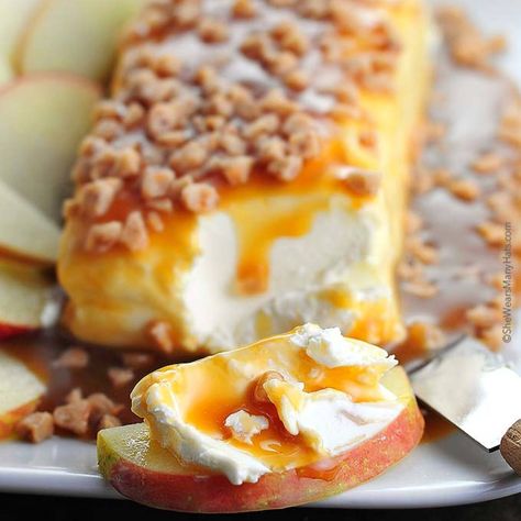 - Caramel Apple Cream Cheese Spread Wraps Vegetarian, Cream Cheese Spread Recipes, Cheese Spread Recipes, Apple Cream Cheese, Caramel Apples Easy, Dinner Vegetarian, Cream Cheese Spread, Dinner Keto, Apple Cream