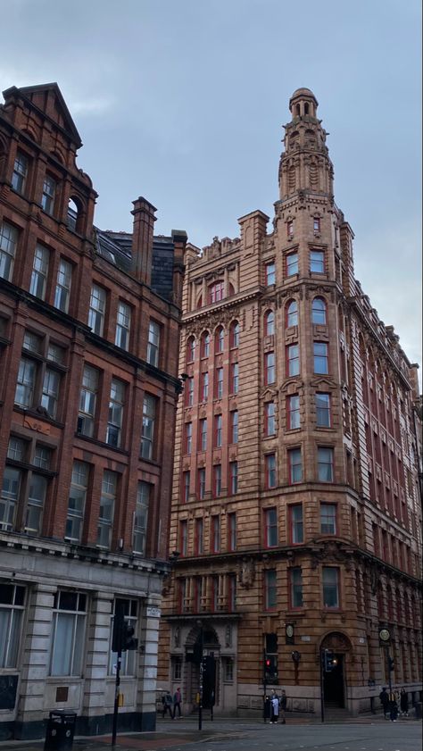 Uk City Aesthetic, Manchester England Aesthetic, Manchester Uk Aesthetic, Uni Of Manchester, Aesthetic Manchester, United Kingdom Aesthetic, Manchester Aesthetic, Architecture England, Manchester Architecture